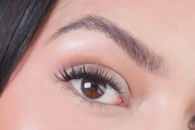 Cha Cha Lidschatten als schimmernder Augen-Look
