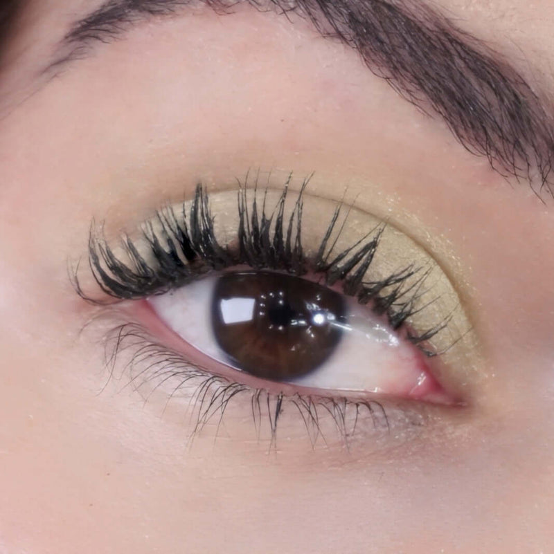 Iced Matcha Lidschatten als hellgrüner Augen-Look