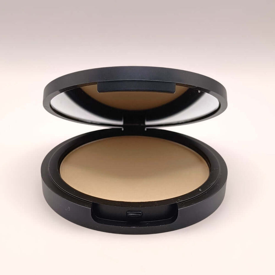 Kompakte 2-in-1 Foundation Josephine mit Concealer-Funktion – Mineralissima
