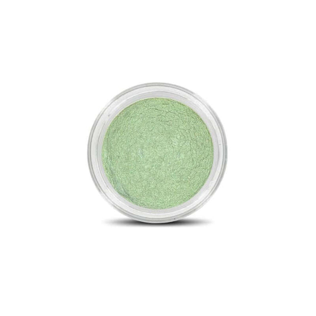 Licht metallic groene oogschaduw Envy met een zachte glans, perfect voor diverse ooglooks.