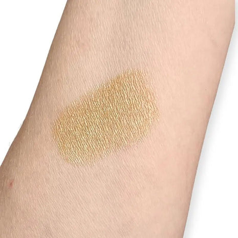 Goldener Swatch von Gold Digger auf der Haut