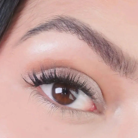 Cha Cha Lidschatten als schimmernder Augen-Look