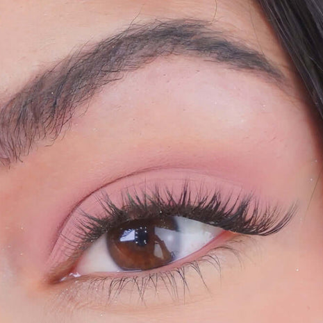 Heartbreaker Lidschatten als altrosa Augen-Look