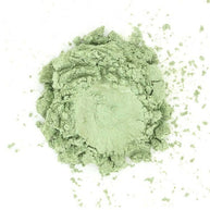 Licht metallic groene oogschaduw Envy met een zachte glans voor subtiele of uitgesproken ooglooks.